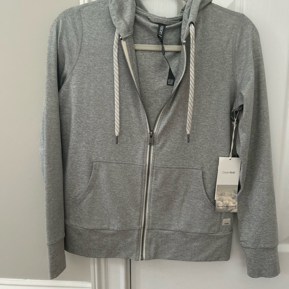 Vuori Women’s Halo Performance Hoodie 
xxs